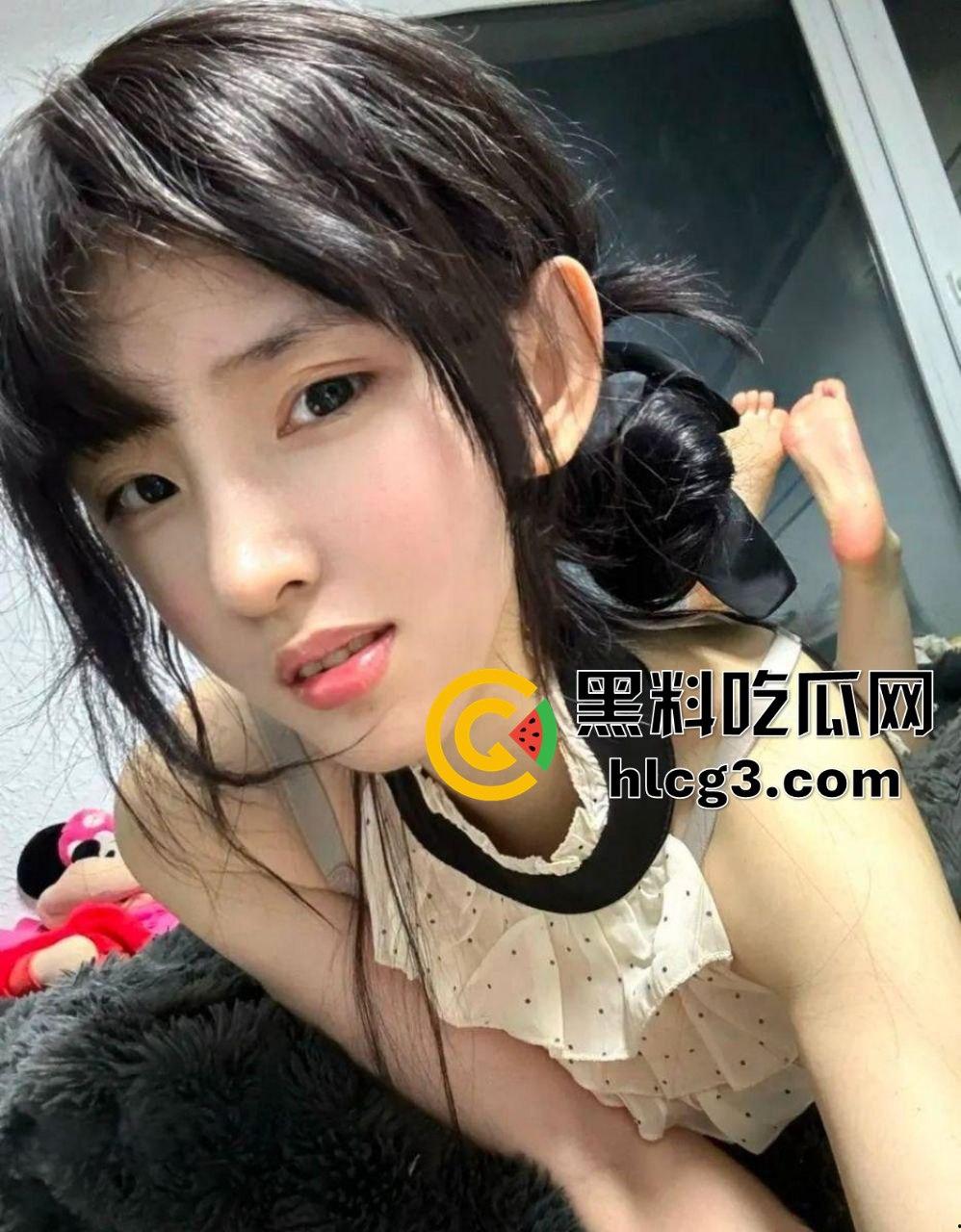 抖音12万粉仙女反差大曝光！校花级网红『张人o』自曝自慰,口交自拍超长视频震撼泄密！-8