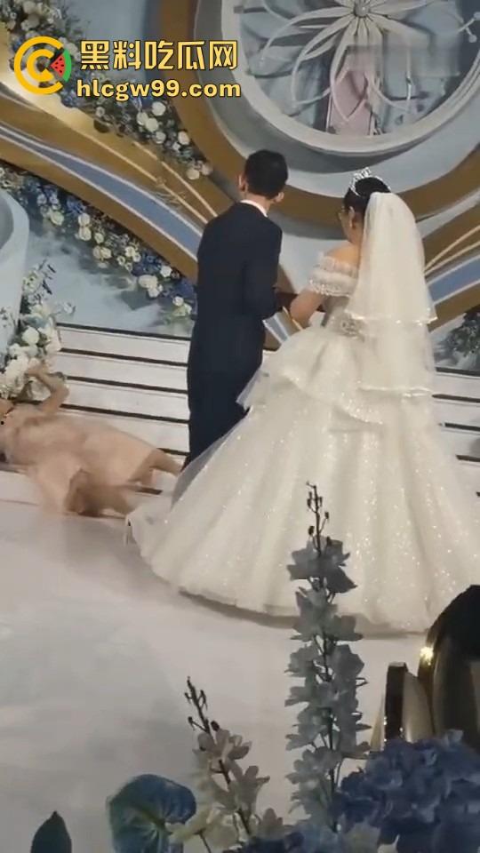 闺蜜比自己胖都嫁出去了，还要当伴娘送戒指，急火攻心气到晕倒，塑料姐妹情太真实了！-6